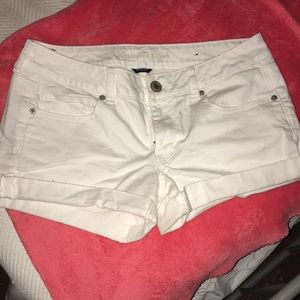American Eagle size 12 white short shorts!